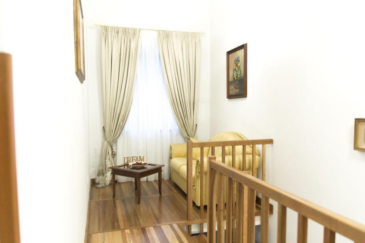Serena Rooms Solofra Ngoại thất bức ảnh